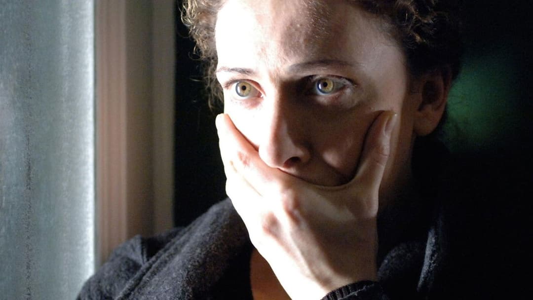 Die Unbekannte backdrop 2