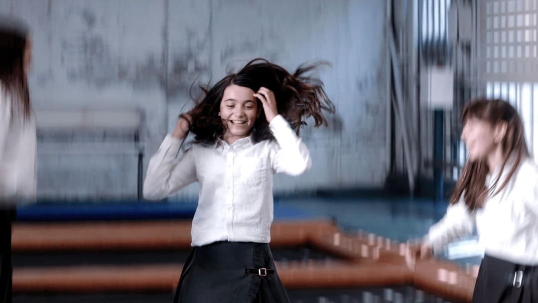 Las niñas backdrop 12