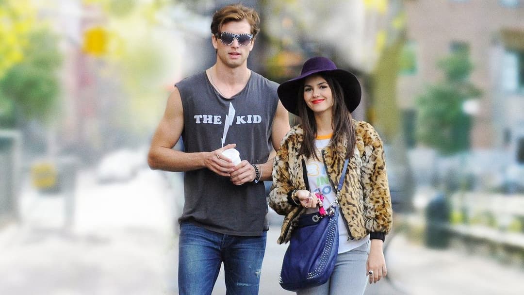 Naomi & Ely - Die Liebe, die Freundschaft und alles dazwischen backdrop 5