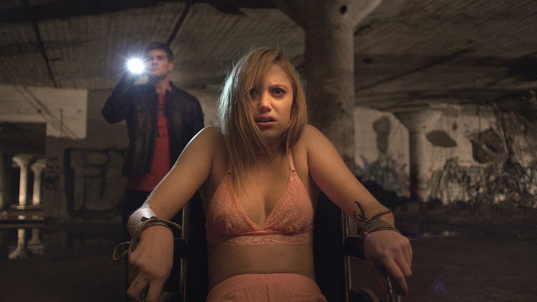 It Follows backdrop 4