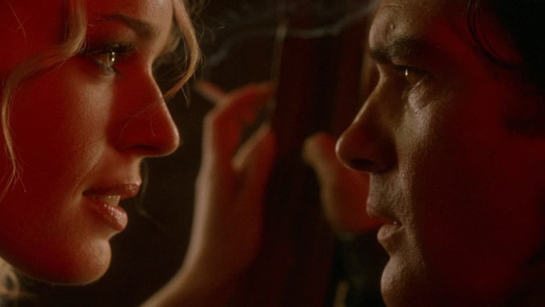 Фатальна жінка backdrop 12