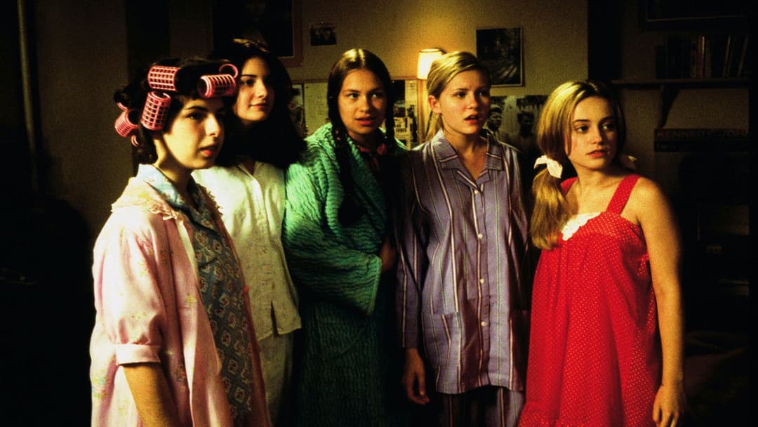 Strike - Mädchen an die Macht! backdrop 1