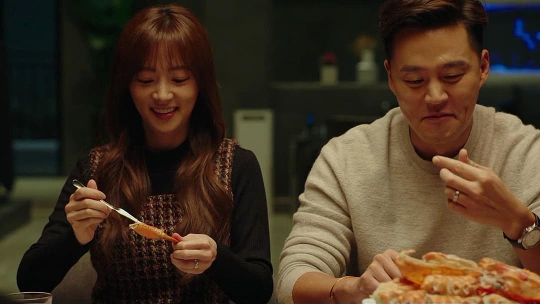 완벽한 타인 backdrop 7