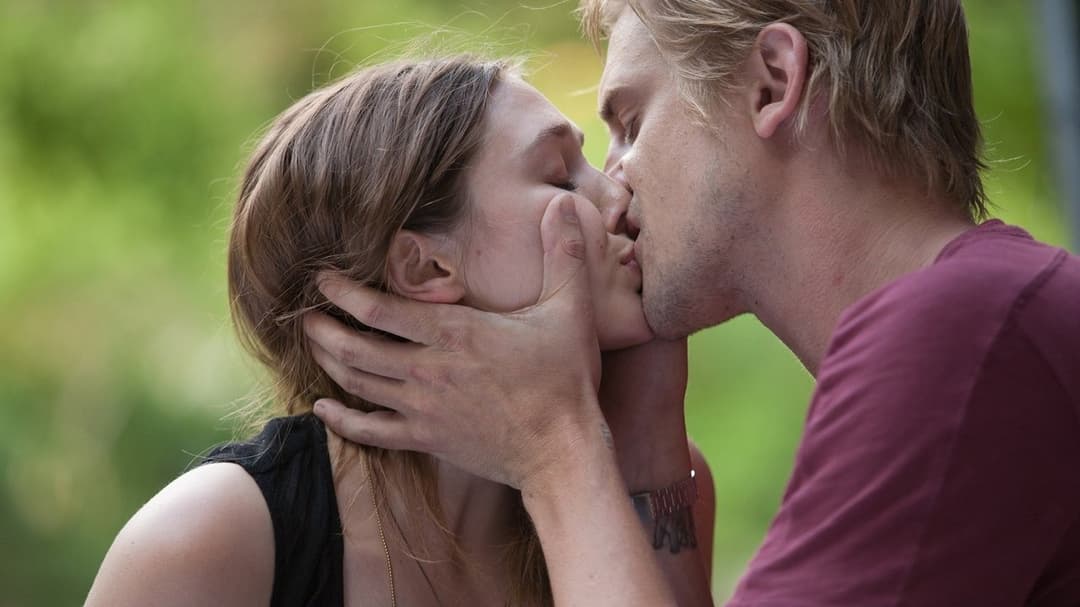 Very Good Girls backdrop 2