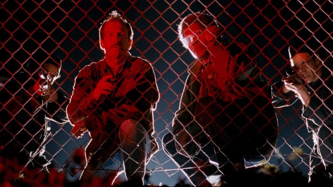 Під прикриттям backdrop 3