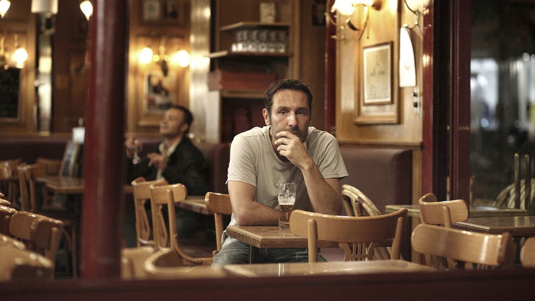 Kleine wahre Lügen backdrop 6