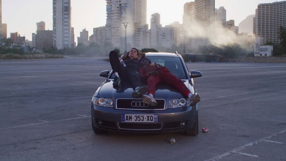 Афера по-французьки backdrop 3