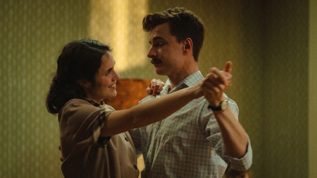 Gerta Schnirch backdrop 3