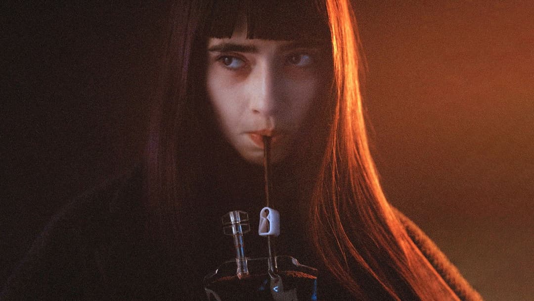 Feinfühlige Vampirin sucht lebensmüdes Opfer backdrop 2