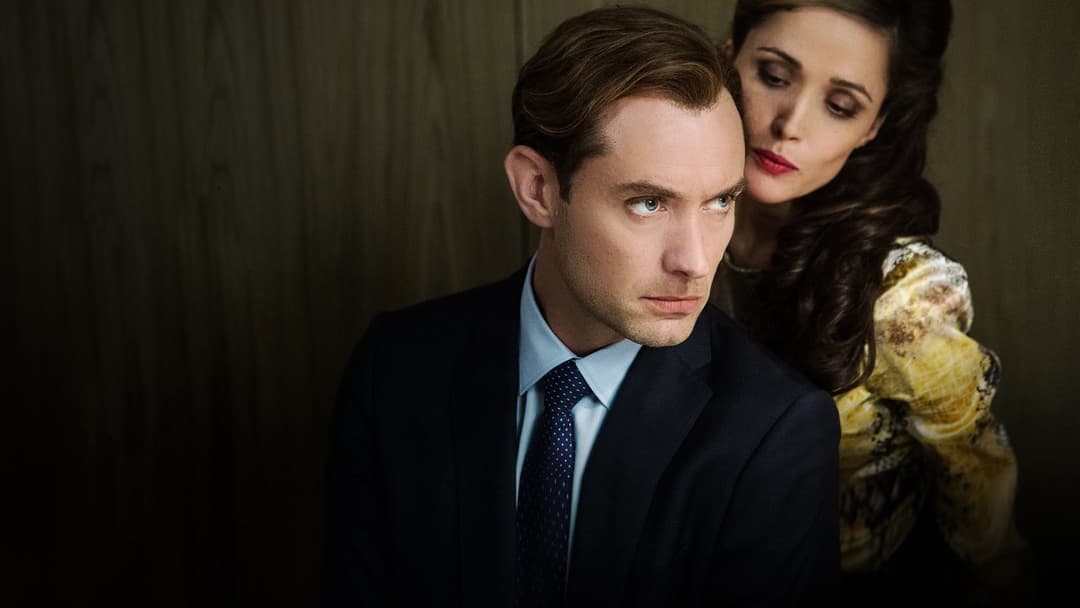 Spy - Susan Cooper Undercover backdrop 8