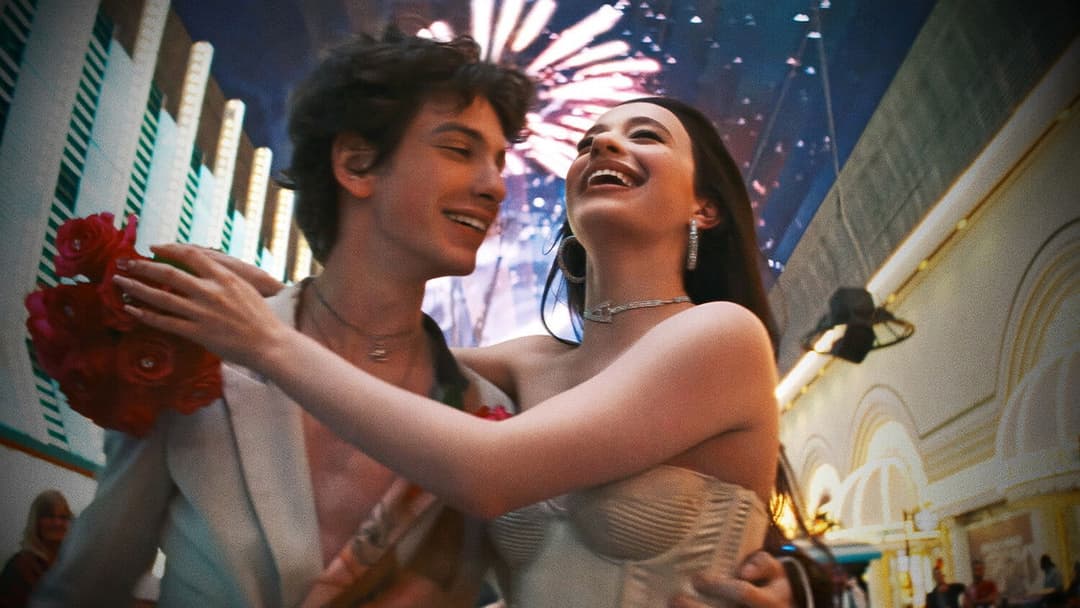 Анора backdrop 13