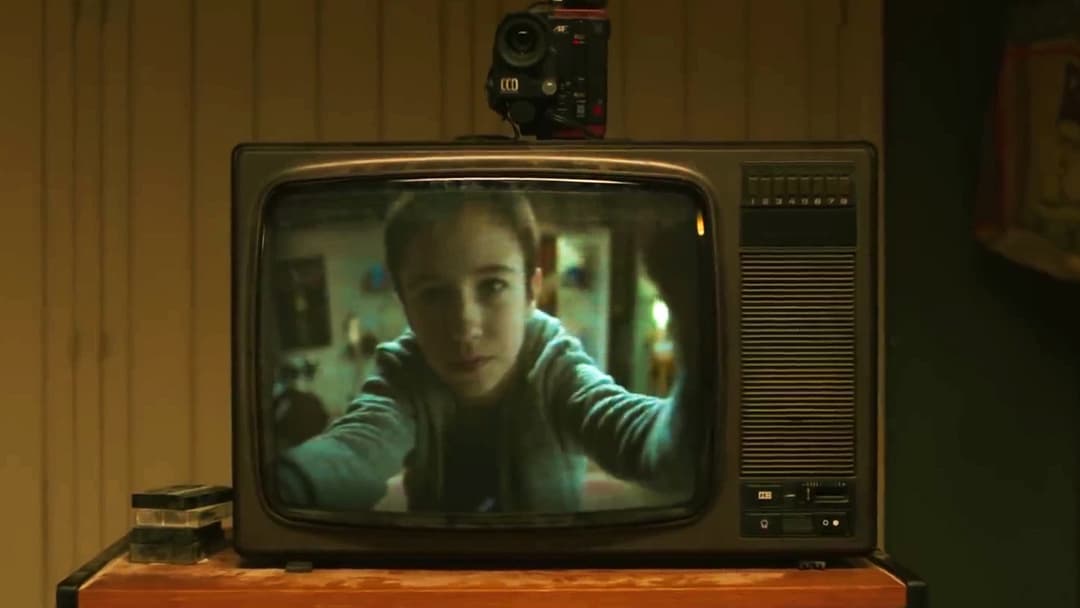 Під час грози backdrop 5