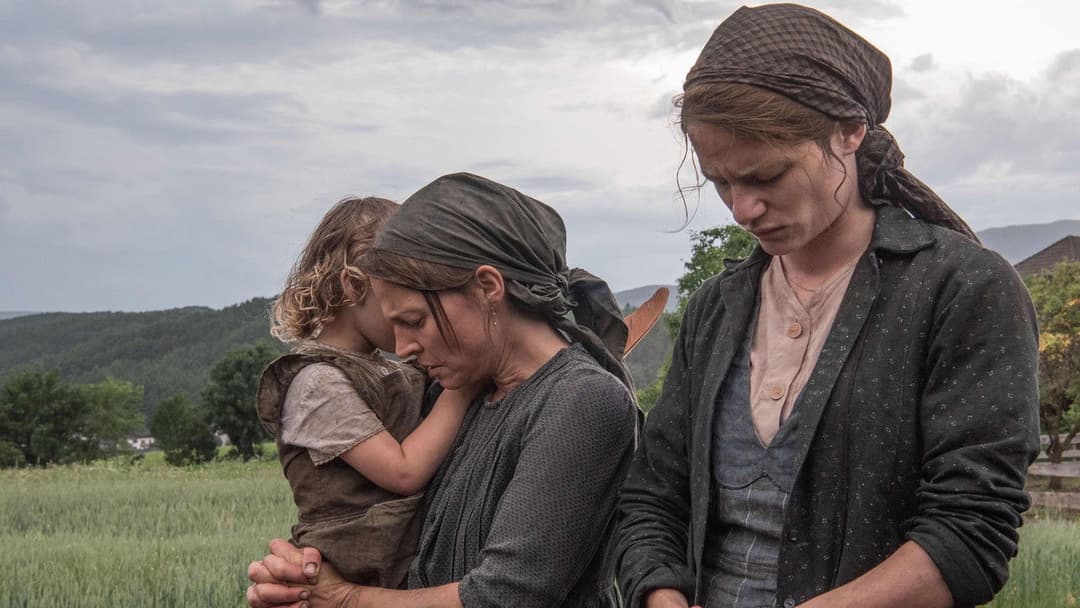 Приховане життя backdrop 16