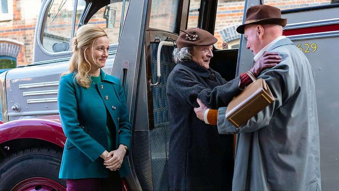 The Miracle Club backdrop 12