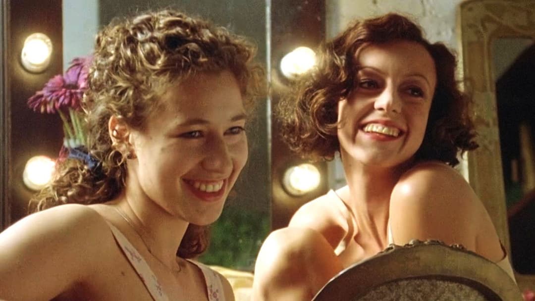 Еймі та Ягуар backdrop 1