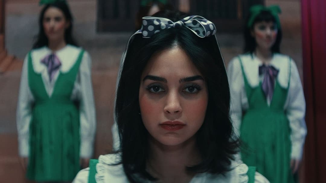 Mein Monster - Ungeheuer verliebt backdrop 5