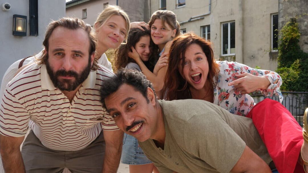 C’est quoi l’amour ? backdrop 1