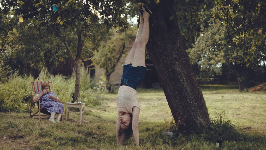 Sound of Falling backdrop 9