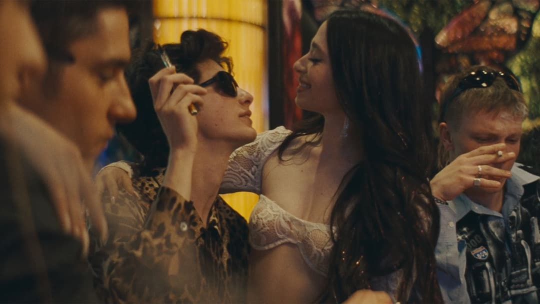 Анора backdrop 5