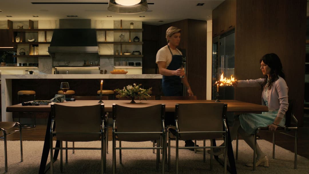 Companion - Die perfekte Begleitung backdrop 20