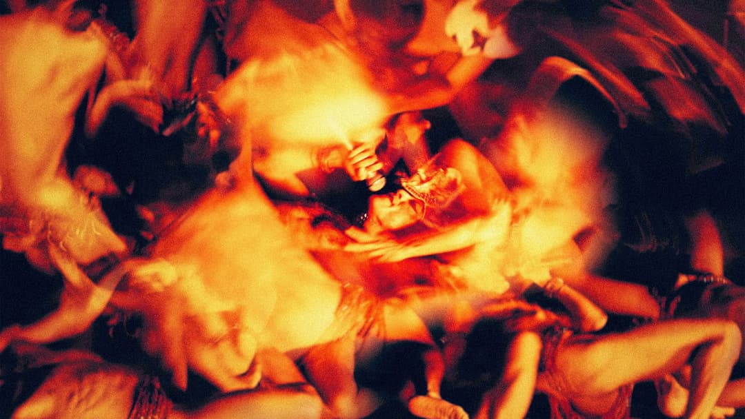 Homem com H backdrop 5