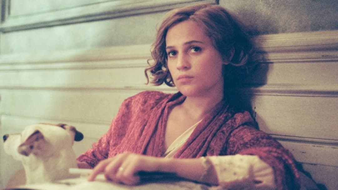 Дівчина з Данії backdrop 3