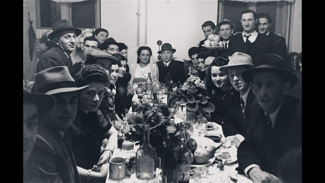 Les survivants, l'impossible départ après la Shoah backdrop 6