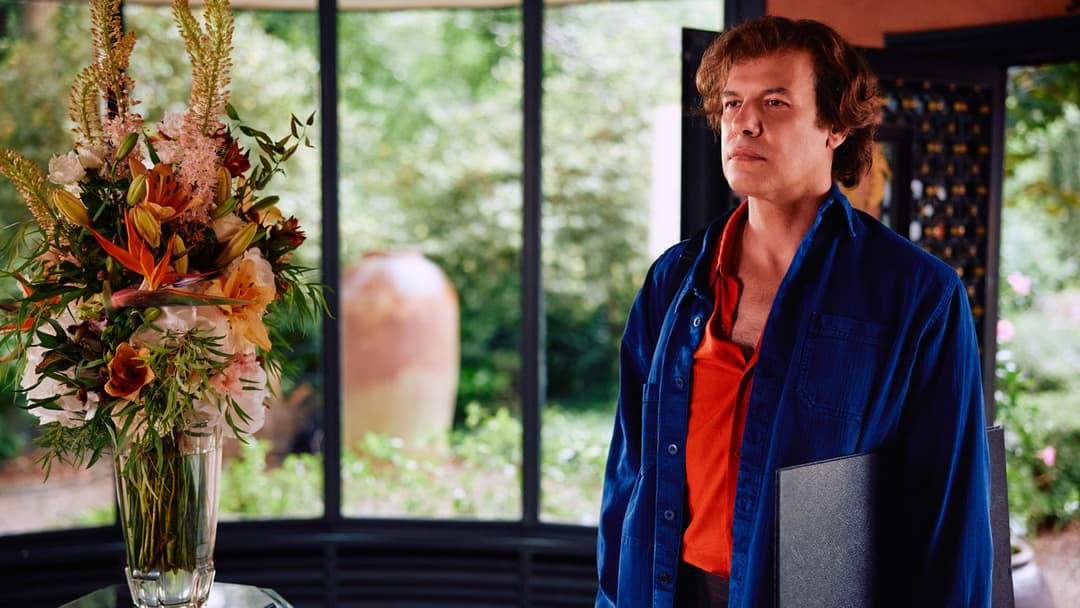 The Richest Woman in the World backdrop 15