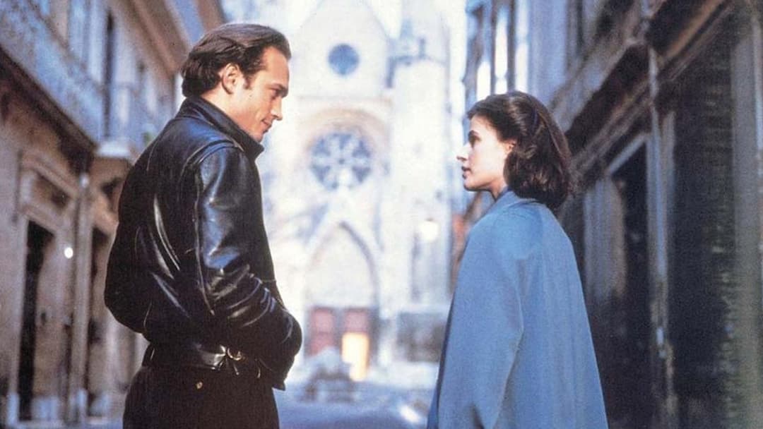 За хмарами backdrop 5