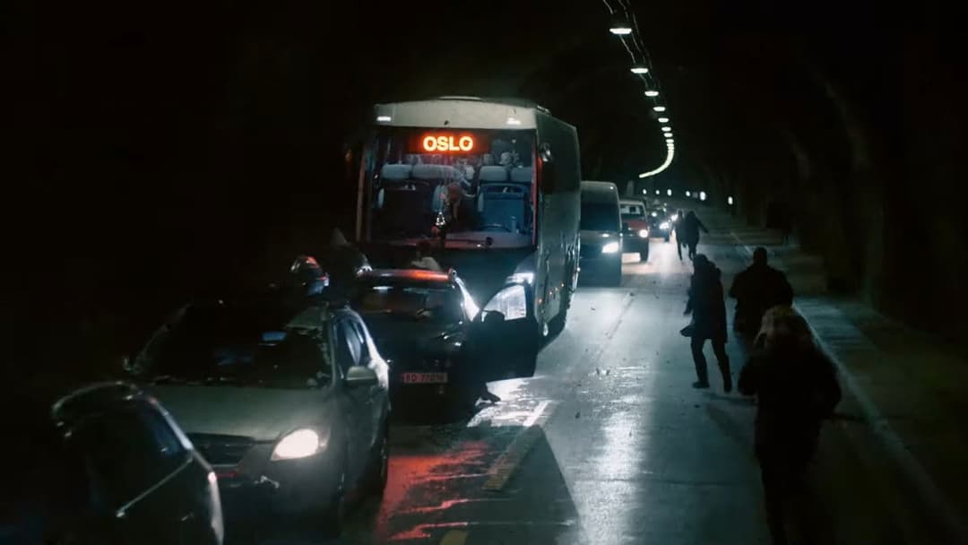 Тунель. Небезпечно для життя backdrop 10