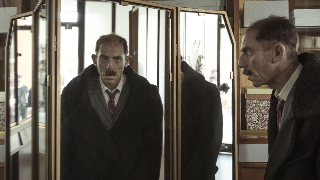 Hidden Away - Ich wollte mich verstecken backdrop 3