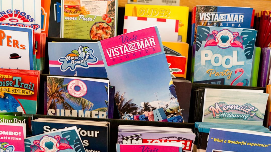 Барб і Стар їдуть у Віста Дель Мар backdrop 7