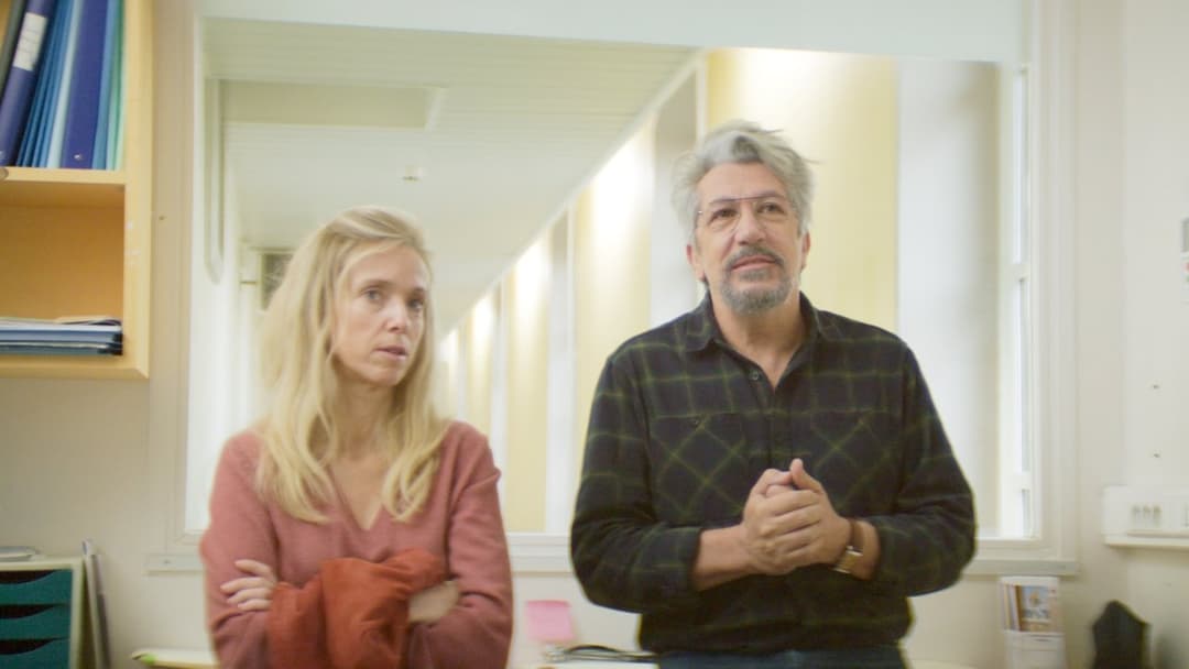 Incroyable mais vrai backdrop 4