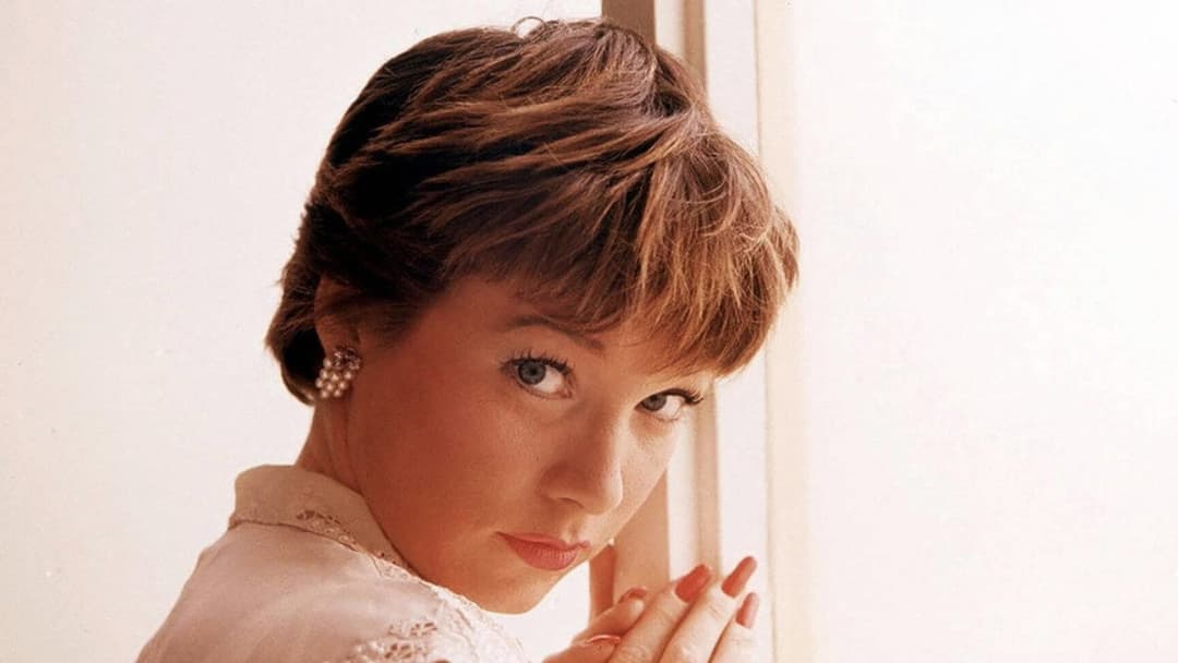 Shirley MacLaine, comme un torrent backdrop 2