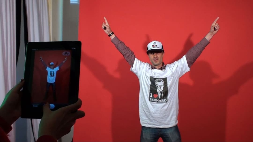 Merci Patron ! backdrop 5