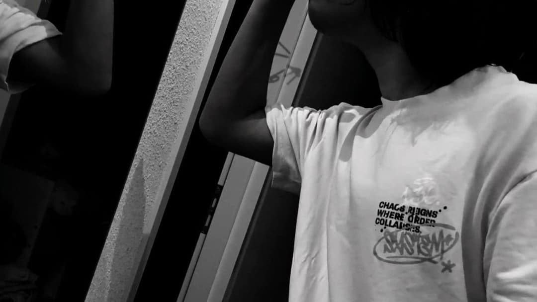 biarkan aku ganti backdrop 1