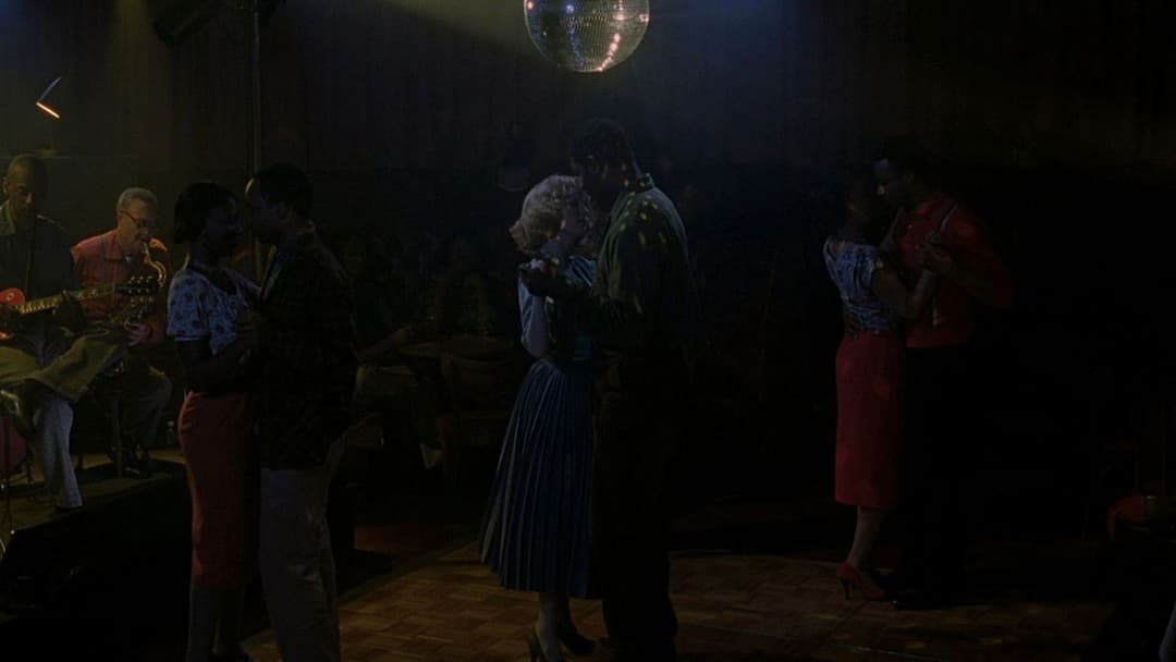 Далеко від раю backdrop 18