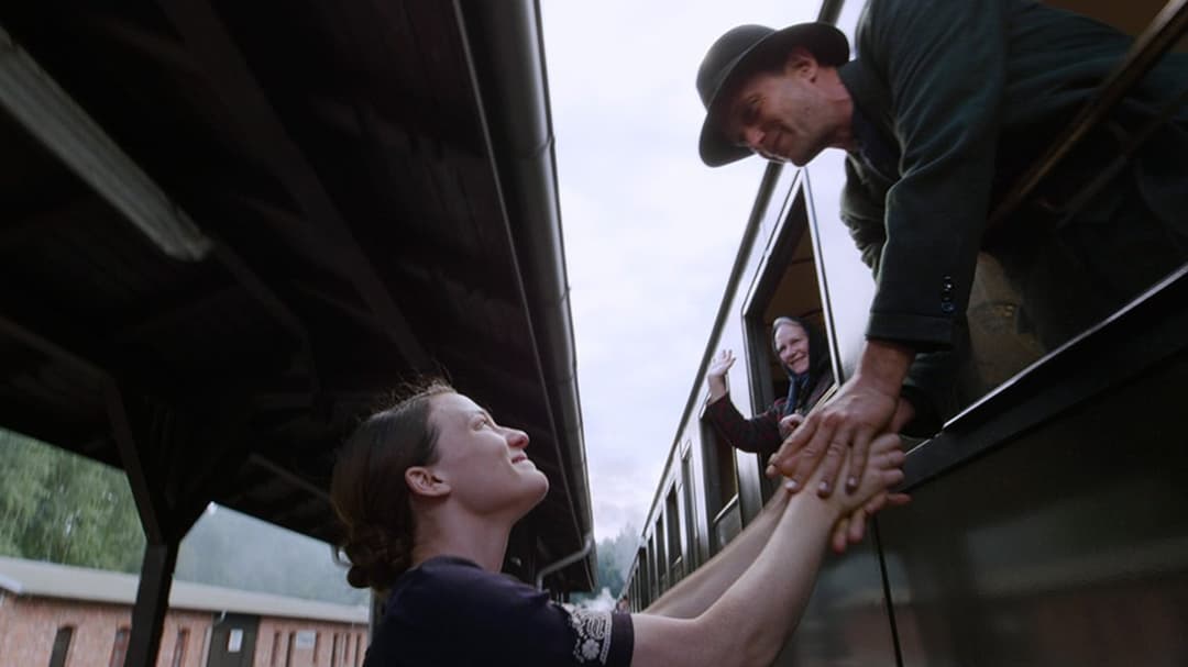 Приховане життя backdrop 12