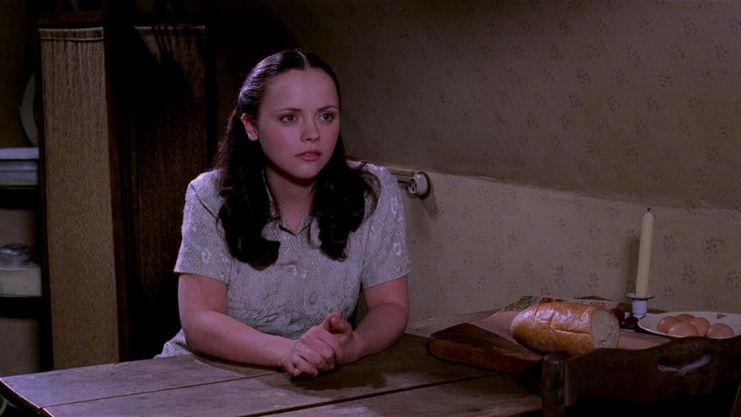 Людина, яка плакала backdrop 3