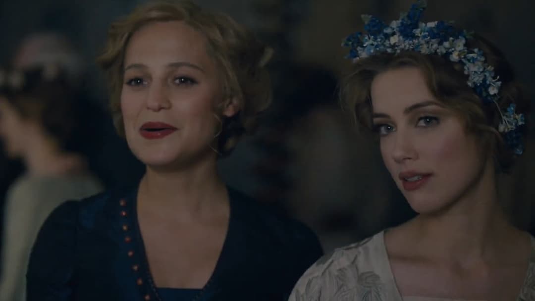 Дівчина з Данії backdrop 14