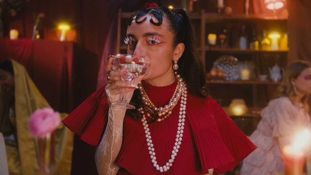 La merveilleuse histoire du faux-cil backdrop 2