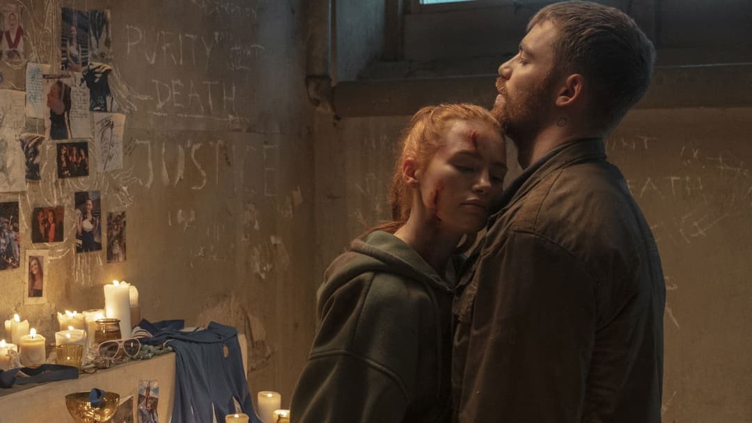 Незнайомці: Частина третя backdrop 10