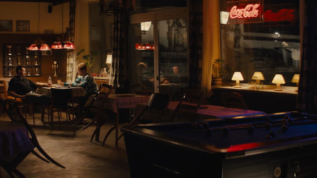 Едді ''Орел'' backdrop 9