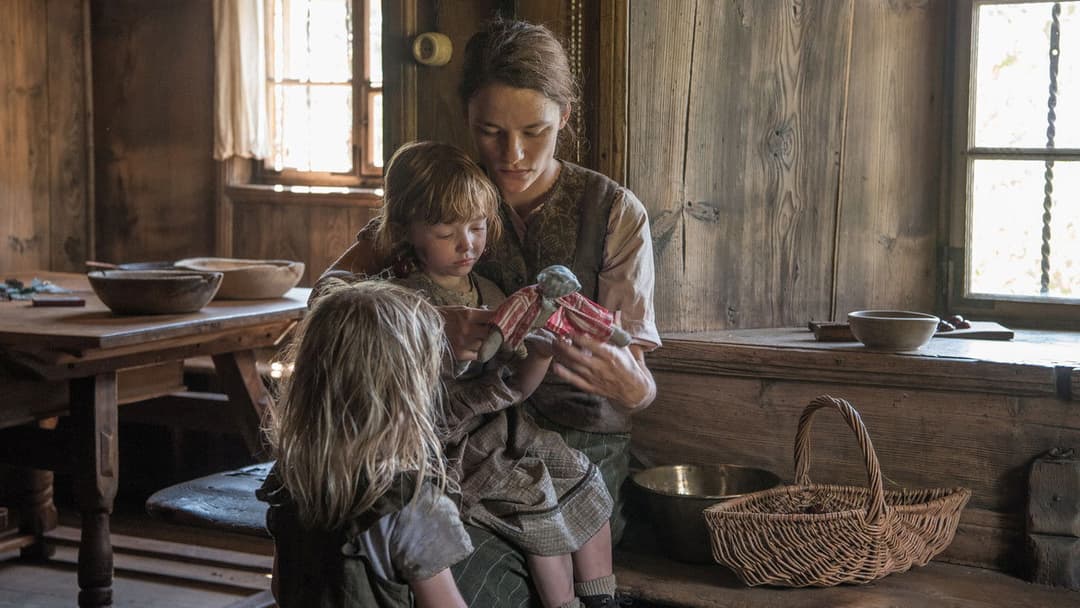 Приховане життя backdrop 2