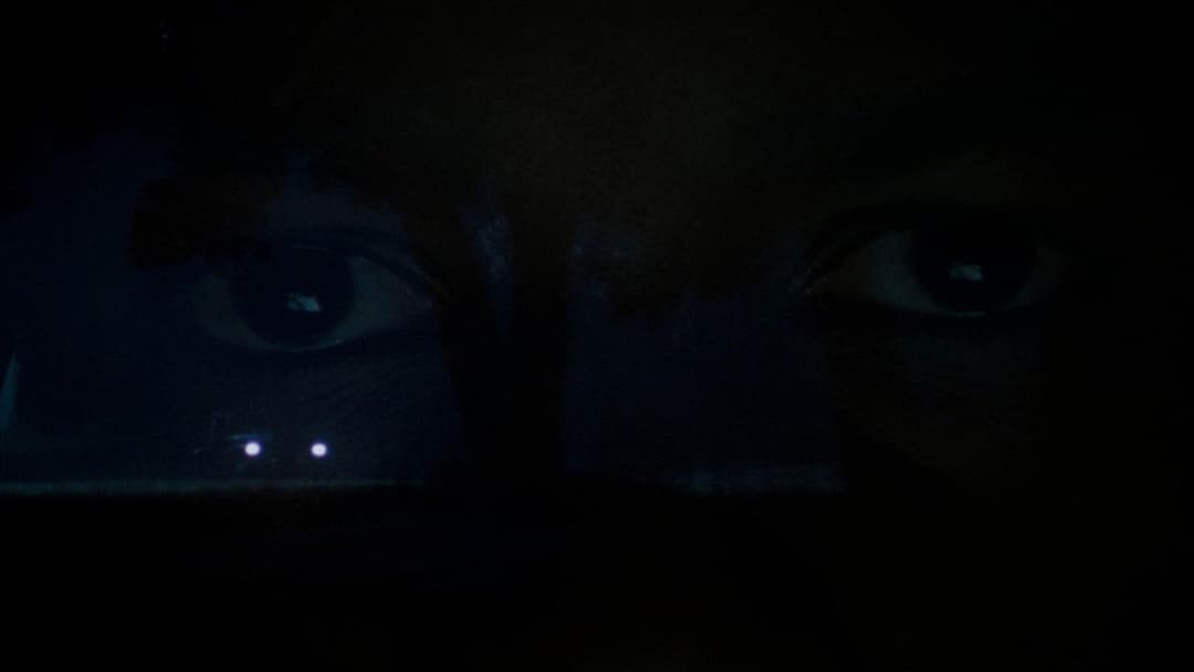 Диявол у блакитнiй сукнi backdrop 4