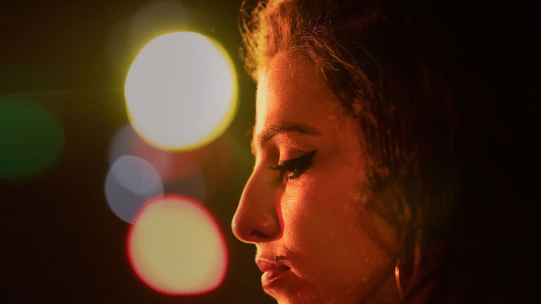 Емі Вайнгауз: Back to Black backdrop 15