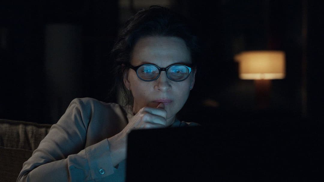 Celle que vous croyez backdrop 14