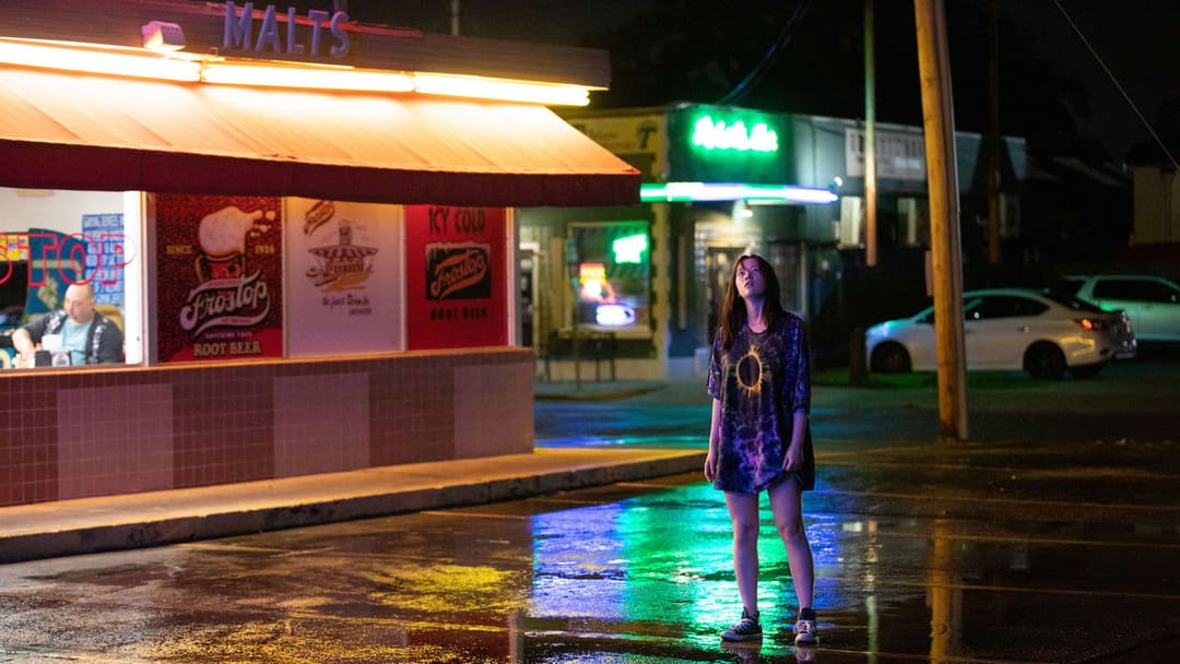 Mona Lisa and the Blood Moon backdrop 4