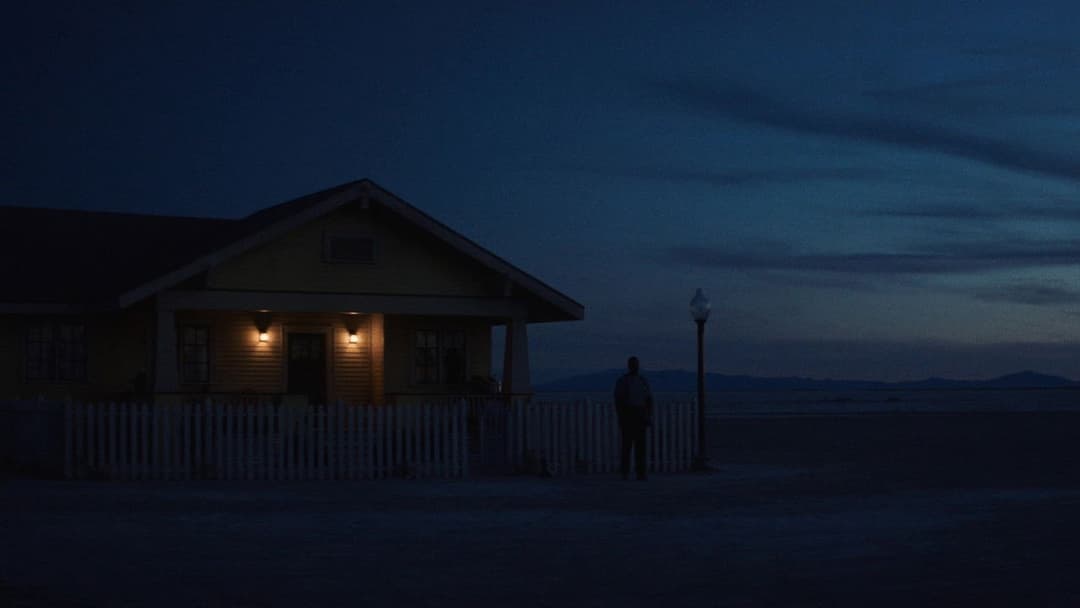 Дев’ять днів backdrop 11