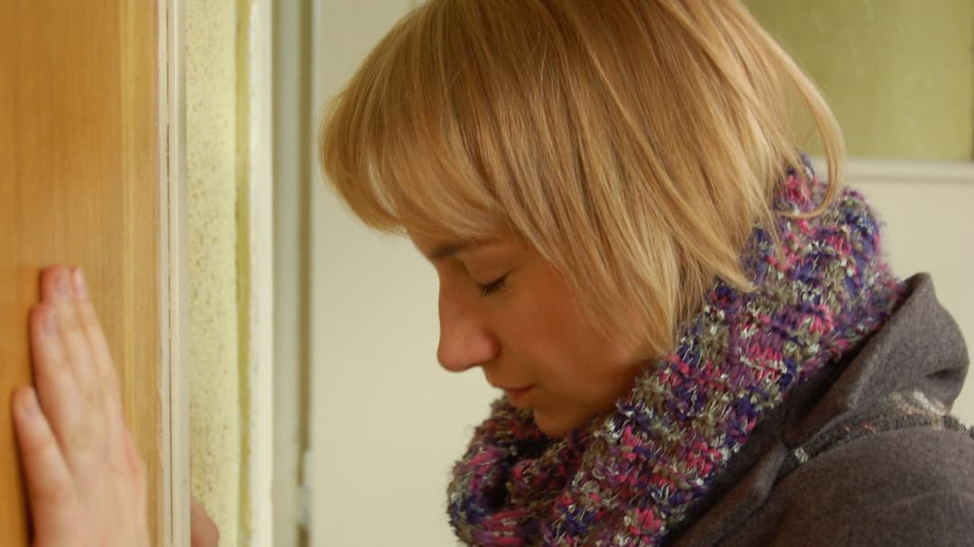 4 місяці, 3 тижні і 2 дні backdrop 16